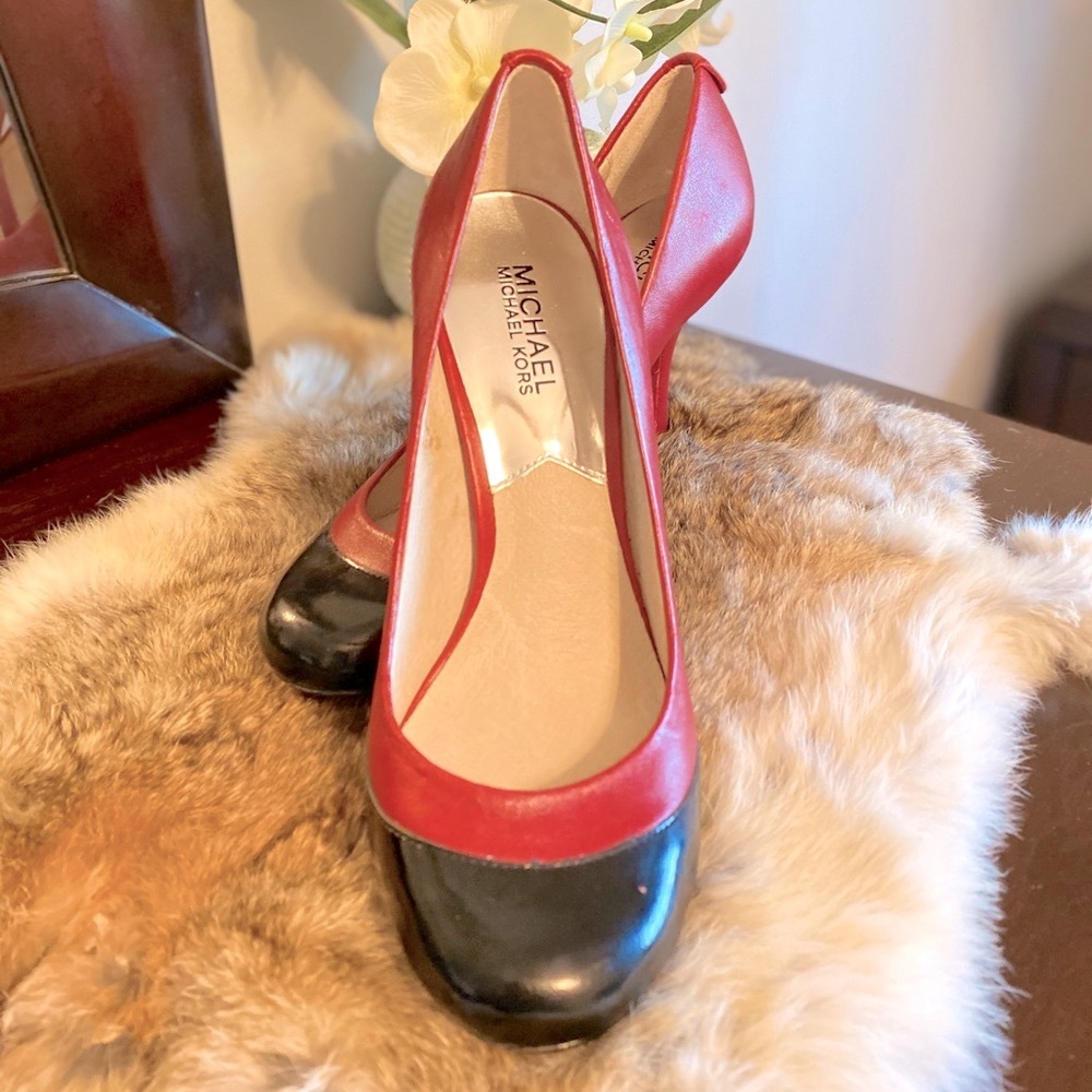 NWOT Michael Kors leather pump - Picture 2 of 6